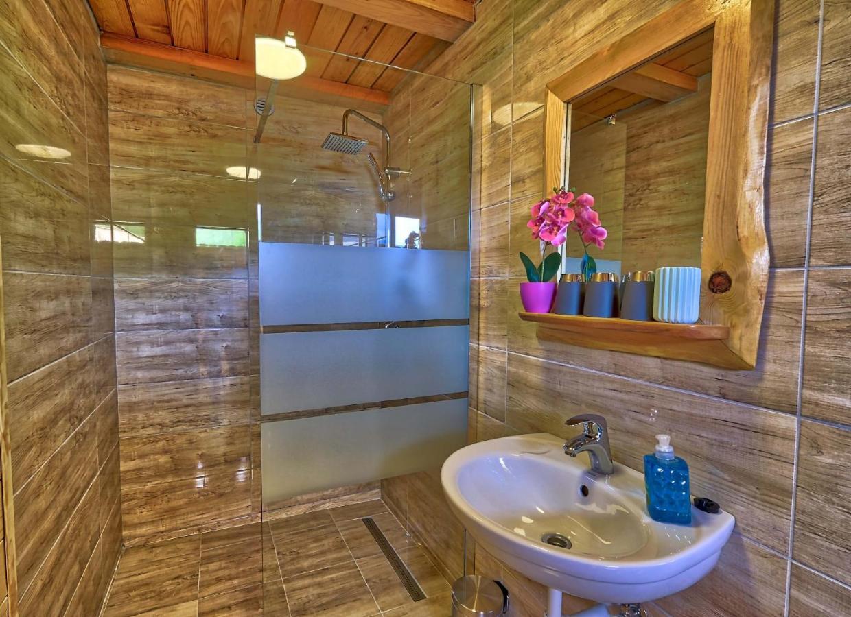 Glamping Brodej Hotel Vitanje Exterior foto